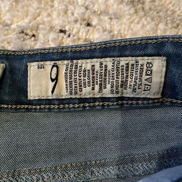 Women’s jean shorts size 9 - Picture 3 of 8
